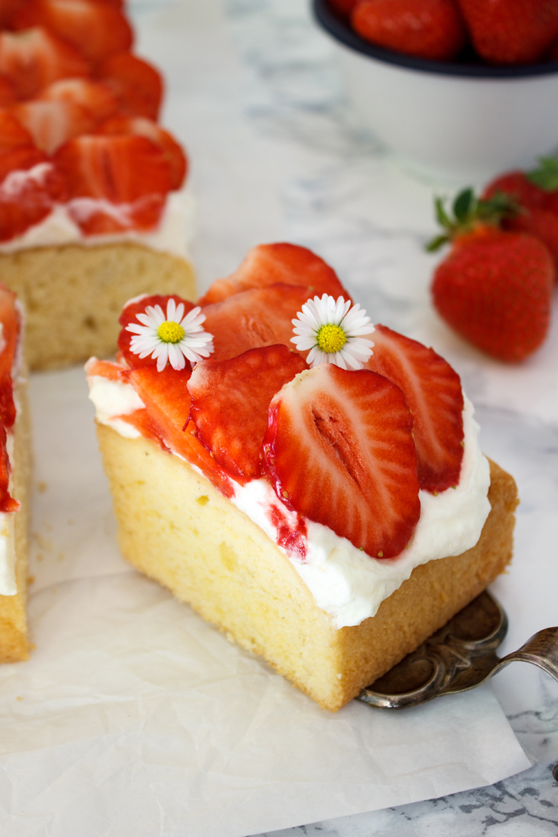 Rezept Vanille Tres Leche Kuchen mit Erdbeeren Fräulein Klein lädt ein