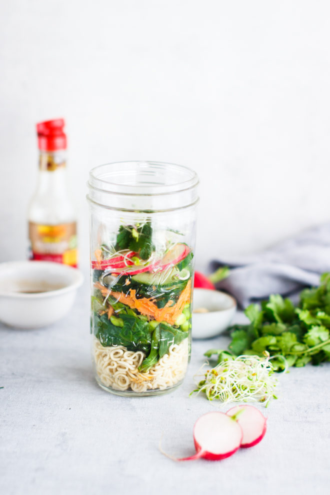 Rezept für einen Asia Salat mit Mie-Nudeln - Hey Foodsister