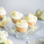Zitronen Cupcakes mit Holunderblütencreme