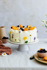 Aprikosen Torte mit Mohn und Marzipan