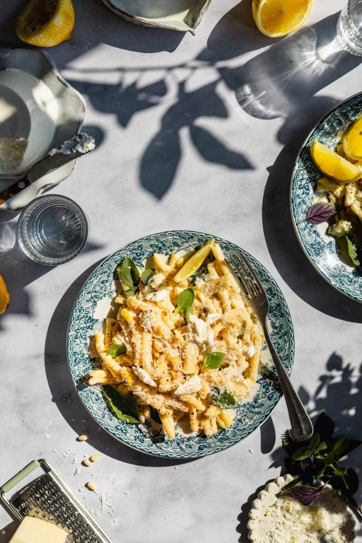 Pasta al Limone mit Ricotta und Zucchini